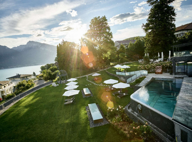 0011_Belvedere Strandhotel Spiez_Schoene Aussichten Touristik_Pool_Lake